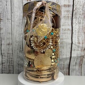 Mystery Treasure  32 oz Jar - Lot 0232